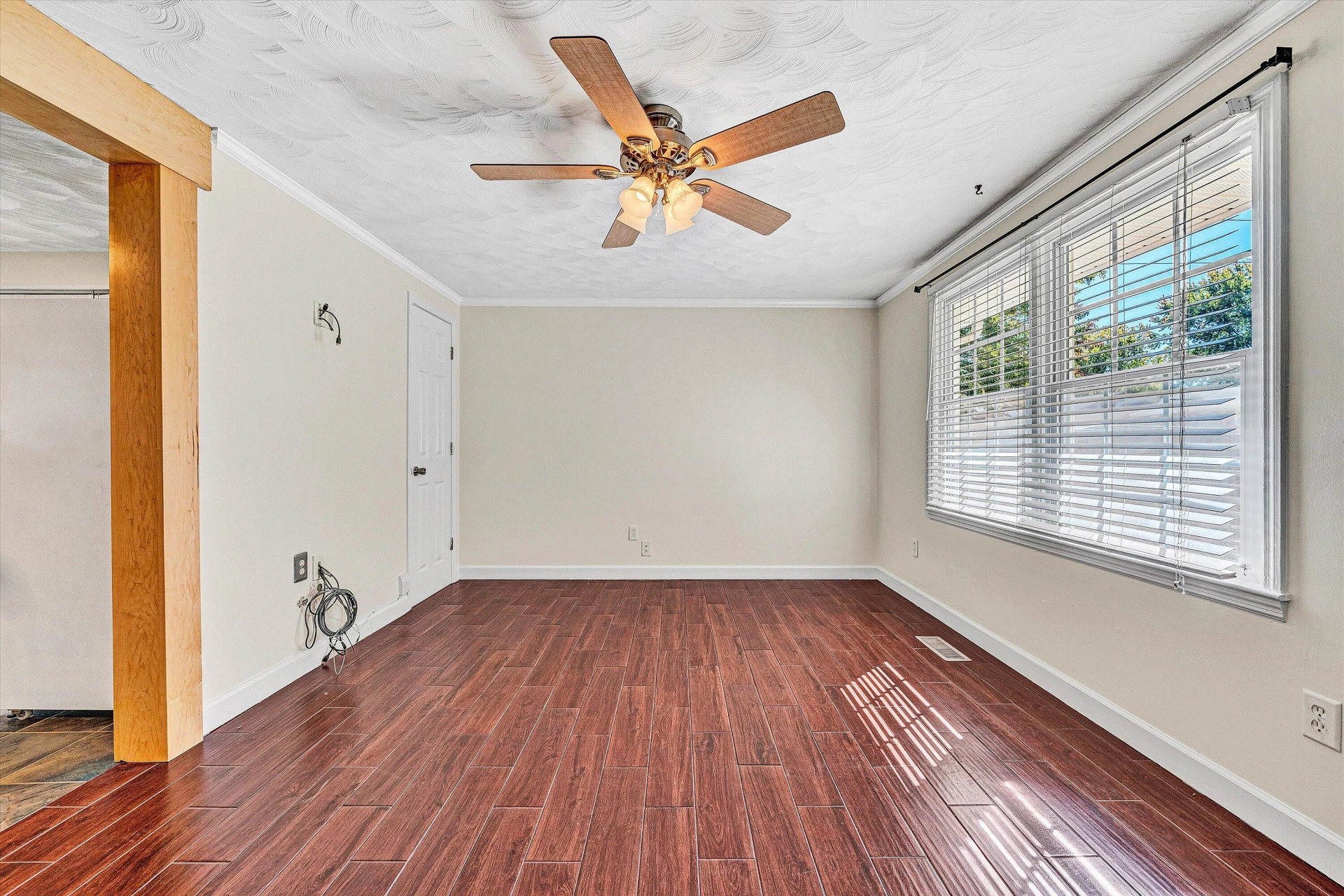 1445 GRATTON ST - Photo 4