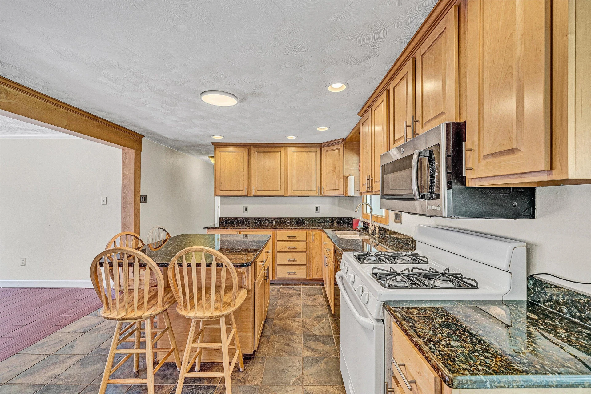 1445 GRATTON ST - Photo 8