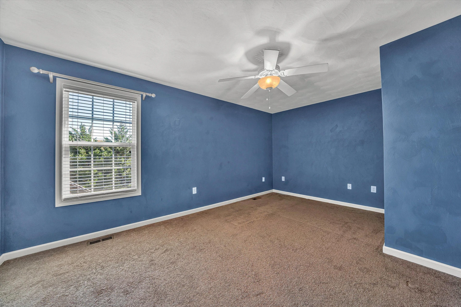 555 Old Fort RD - Photo 17