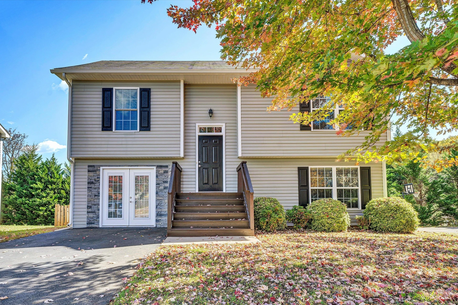 555 Old Fort RD - Photo 2