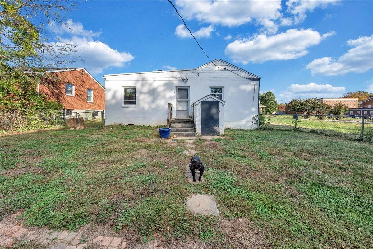 113 Bellevue AVE - Photo 13