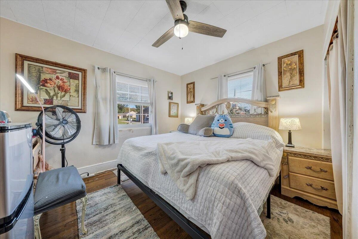 113 Bellevue AVE - Photo 8