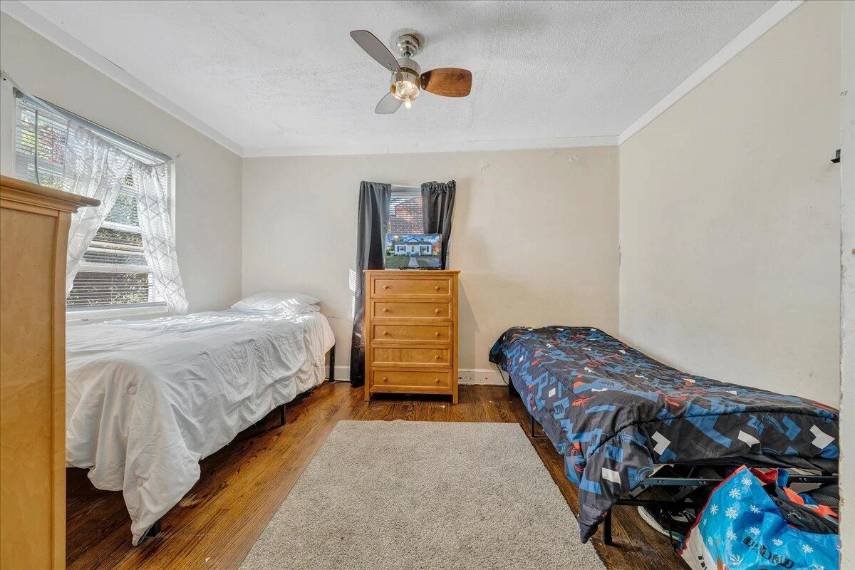 113 Bellevue AVE - Photo 9