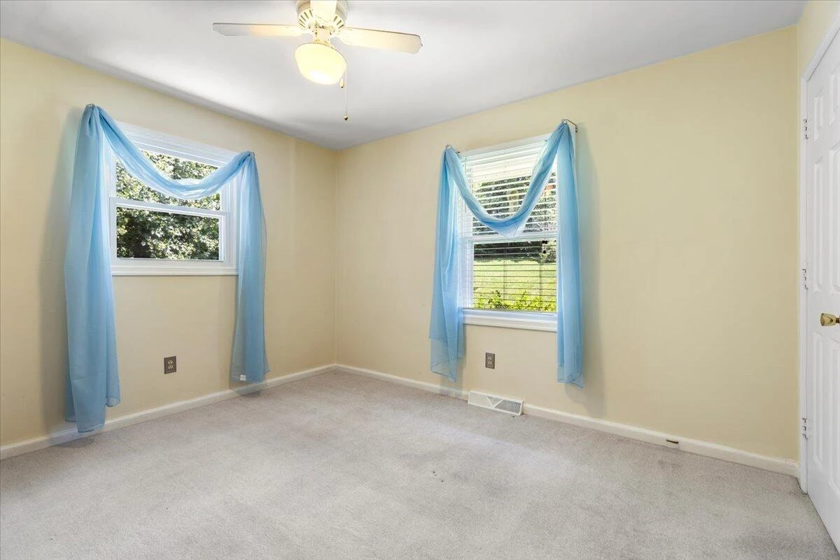 149 Rollingwood CT - Photo 37
