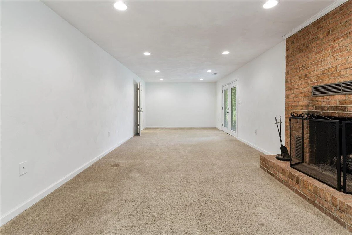 149 Rollingwood CT - Photo 42