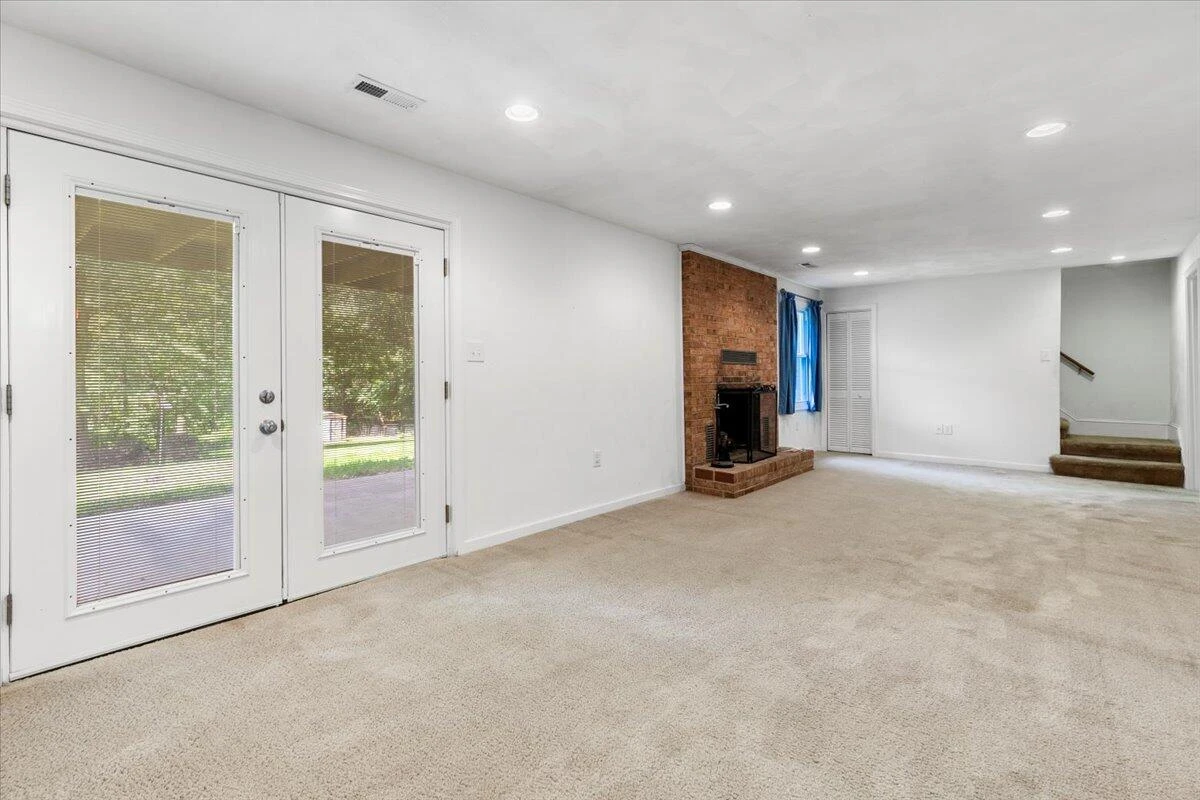 149 Rollingwood CT - Photo 44