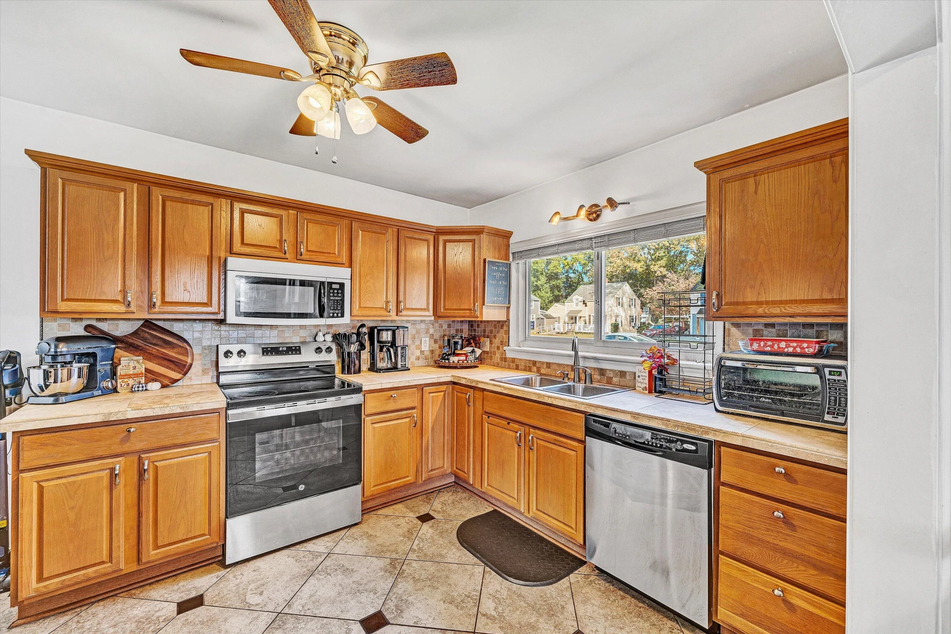 3004 Kennedy ST NE - Photo 9