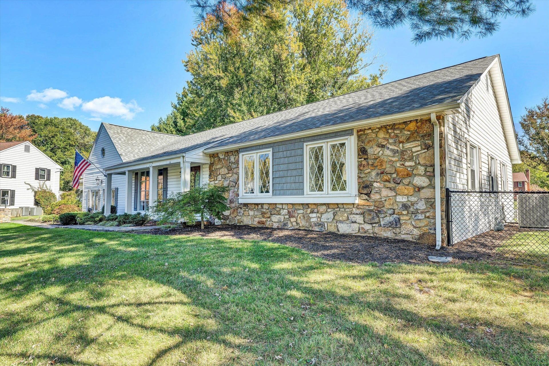 227 Ivy LN - Photo 5