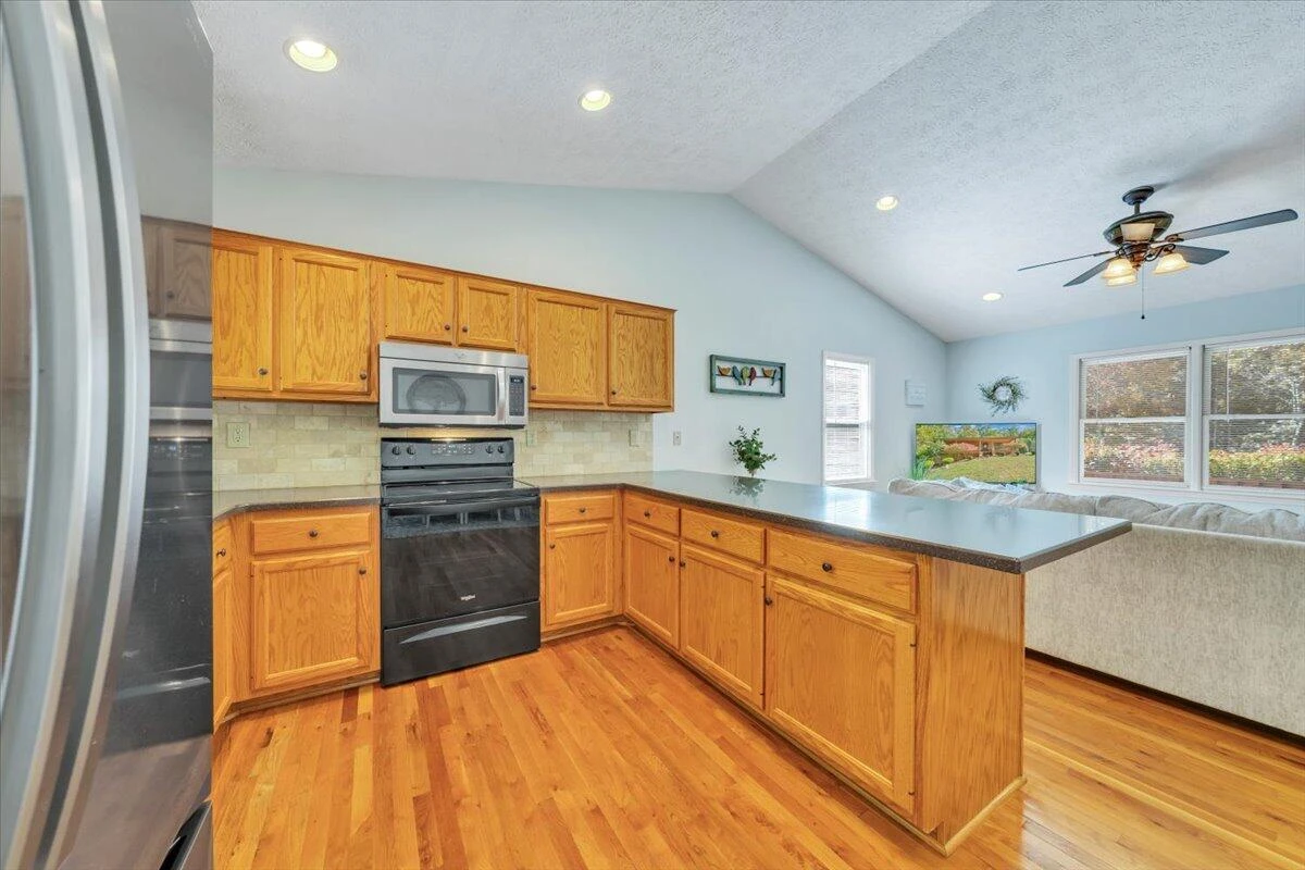 625 Claybanks DR - Photo 14