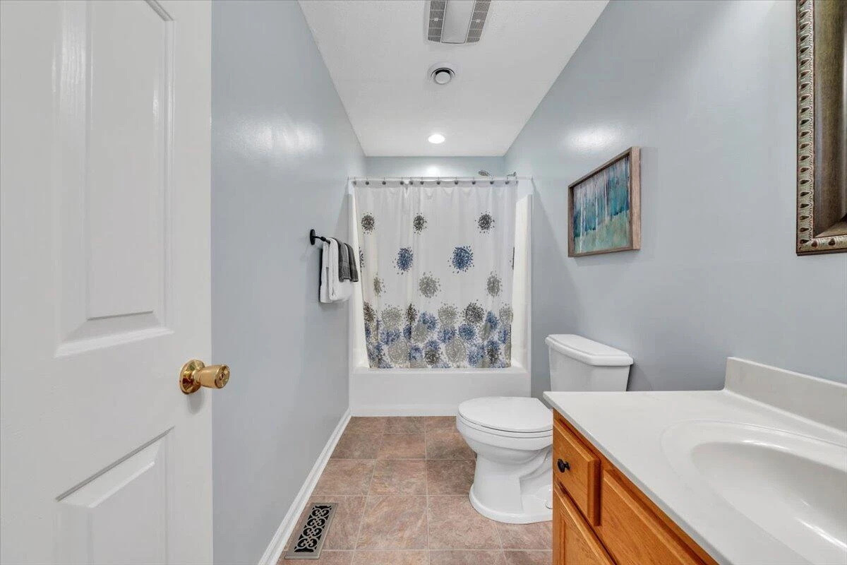 625 Claybanks DR - Photo 16