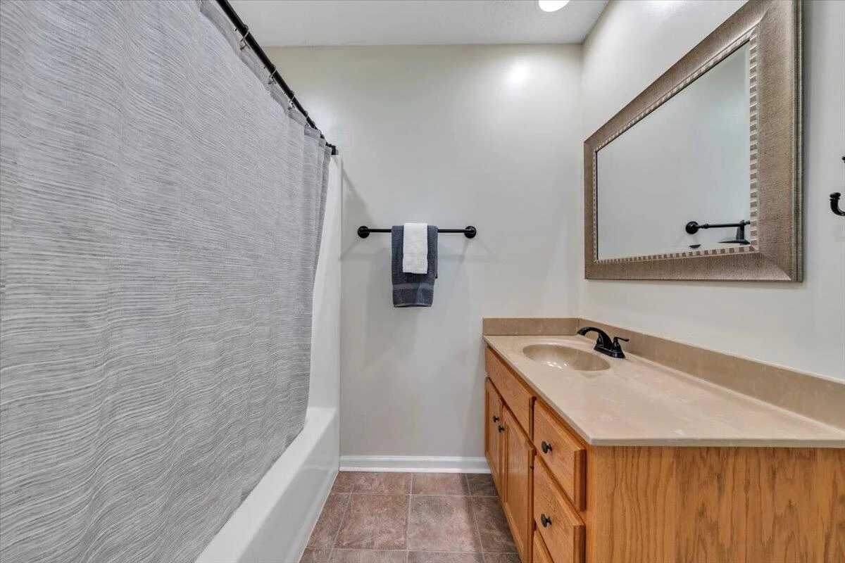 625 Claybanks DR - Photo 23