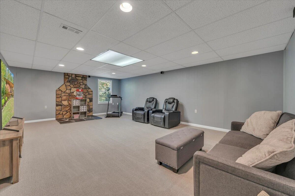 625 Claybanks DR - Photo 24