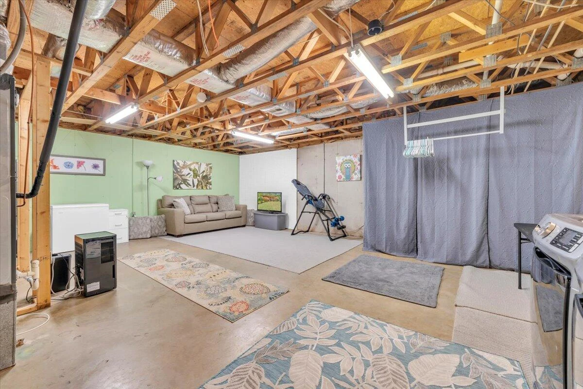 625 Claybanks DR - Photo 27