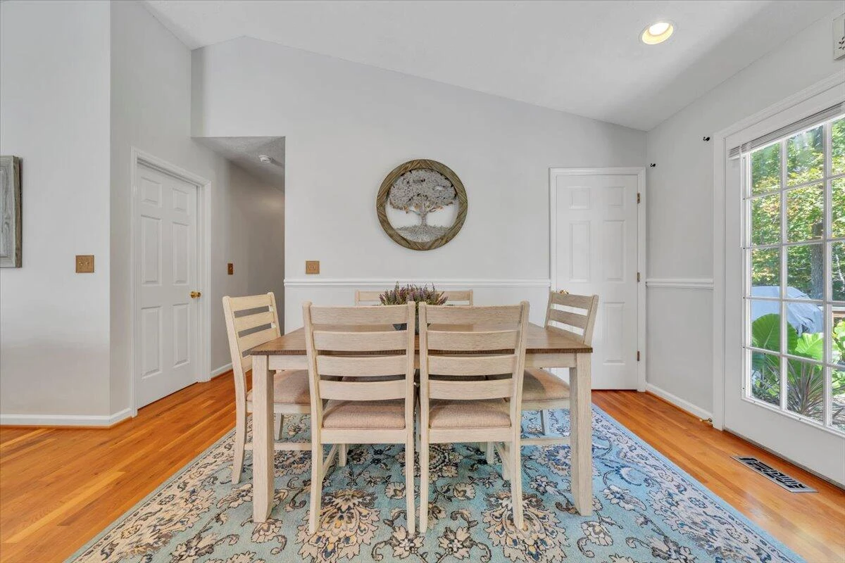 625 Claybanks DR - Photo 9