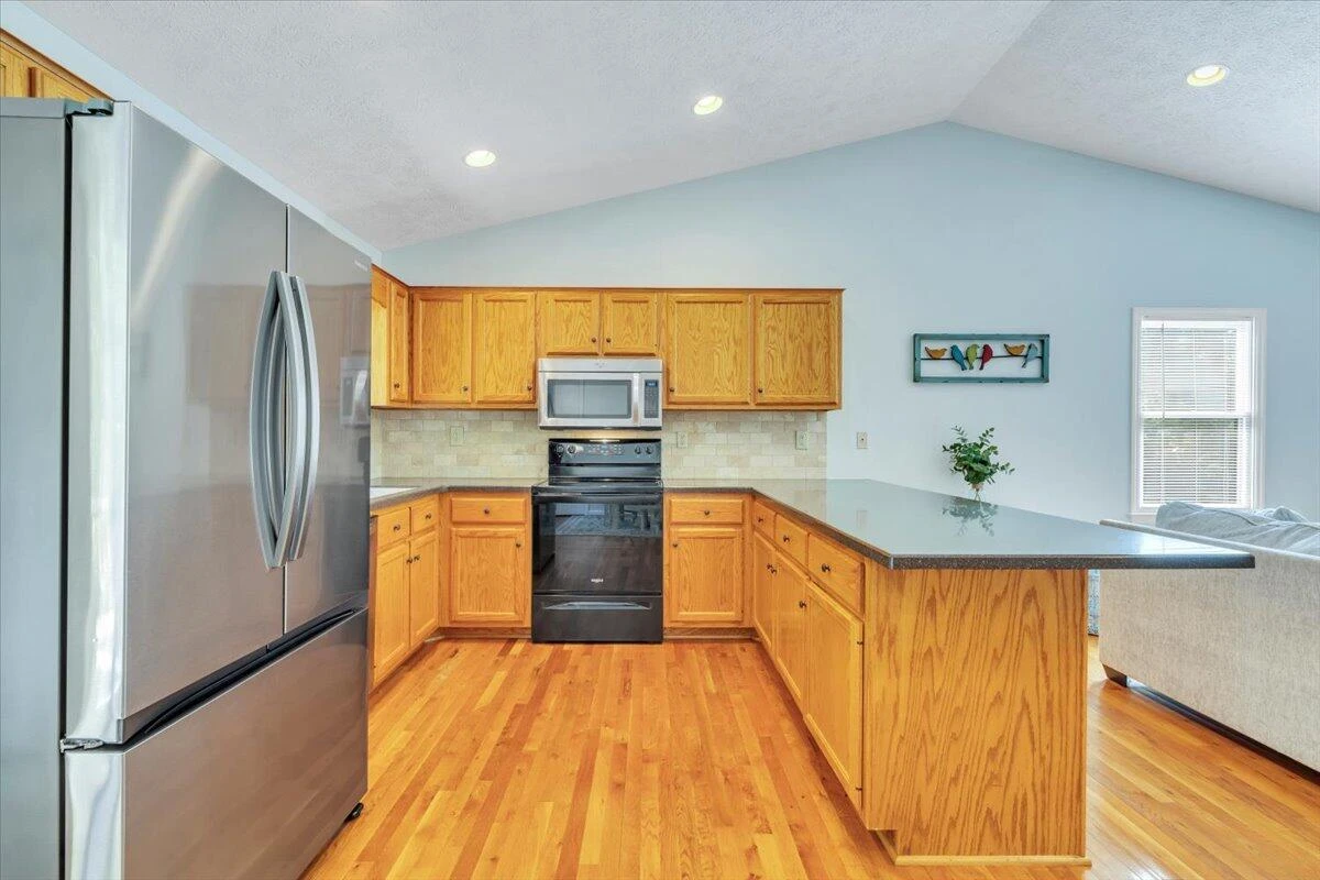 625 Claybanks DR - Photo 11