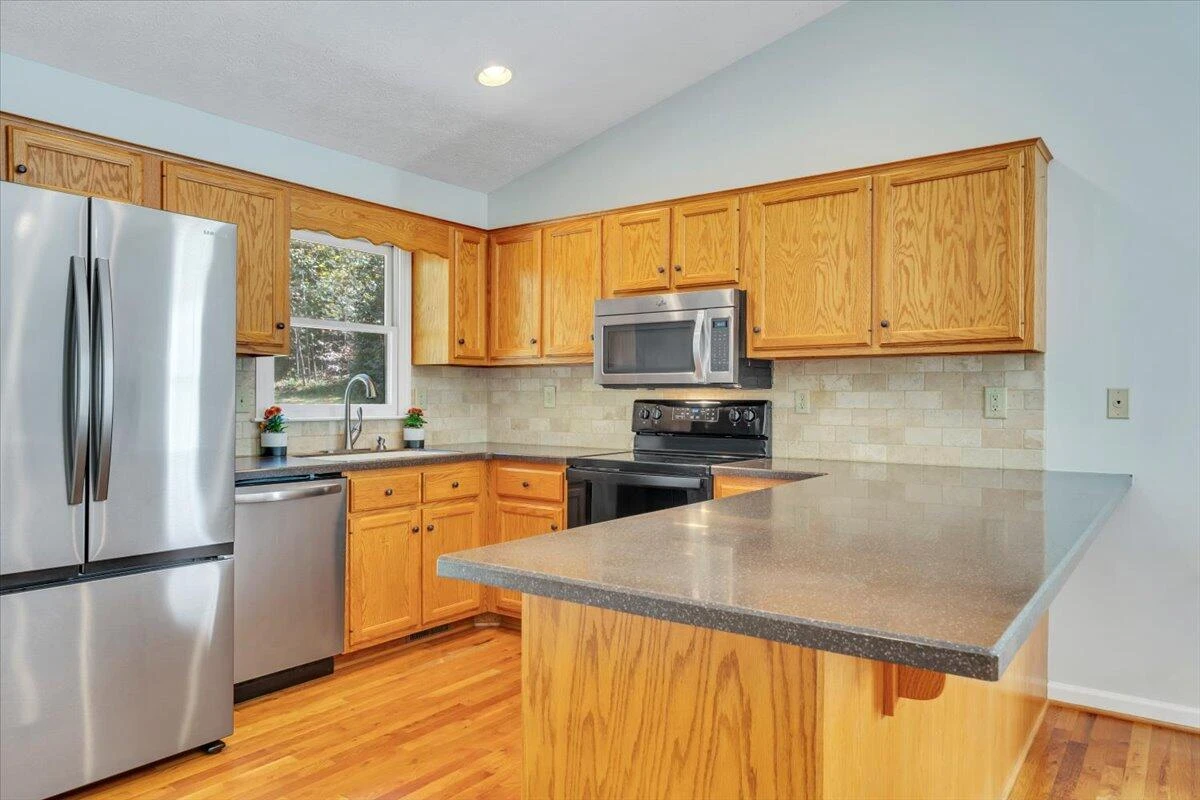 625 Claybanks DR - Photo 12