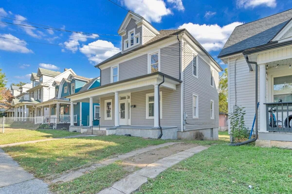 629 Highland AVE SE - Photo 10
