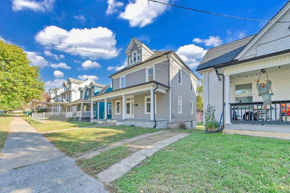 629 Highland AVE SE - Photo 11