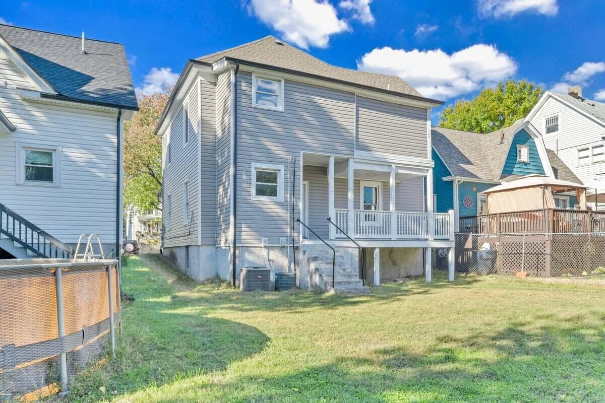 629 Highland AVE SE - Photo 12