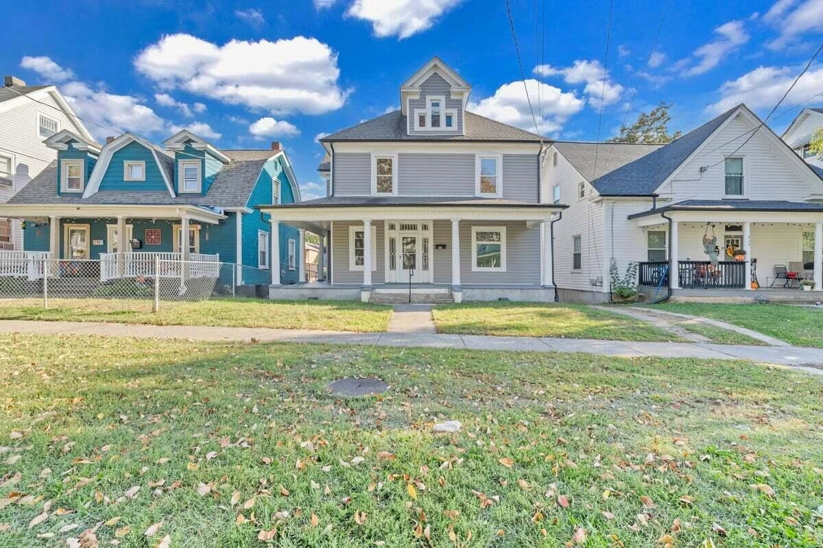 629 Highland AVE SE - Photo 4
