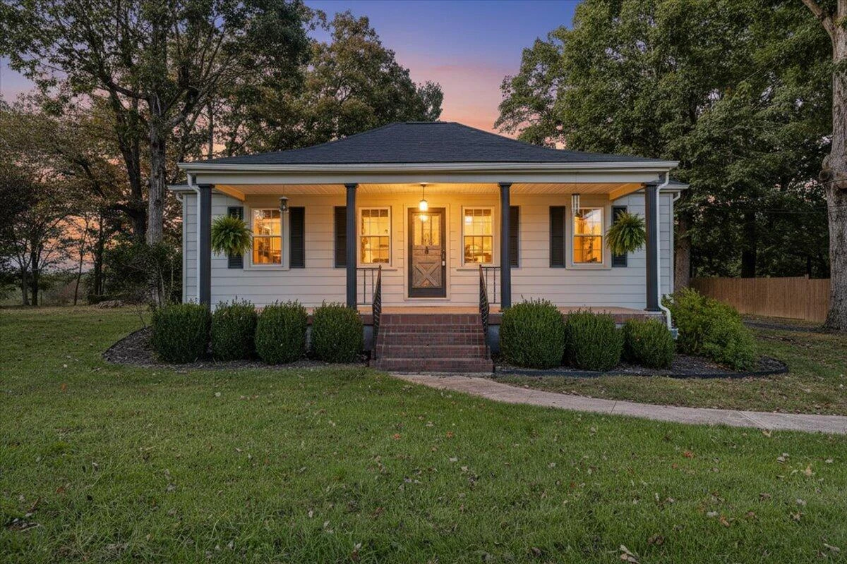 1433 Chalk Level RD - Photo 2
