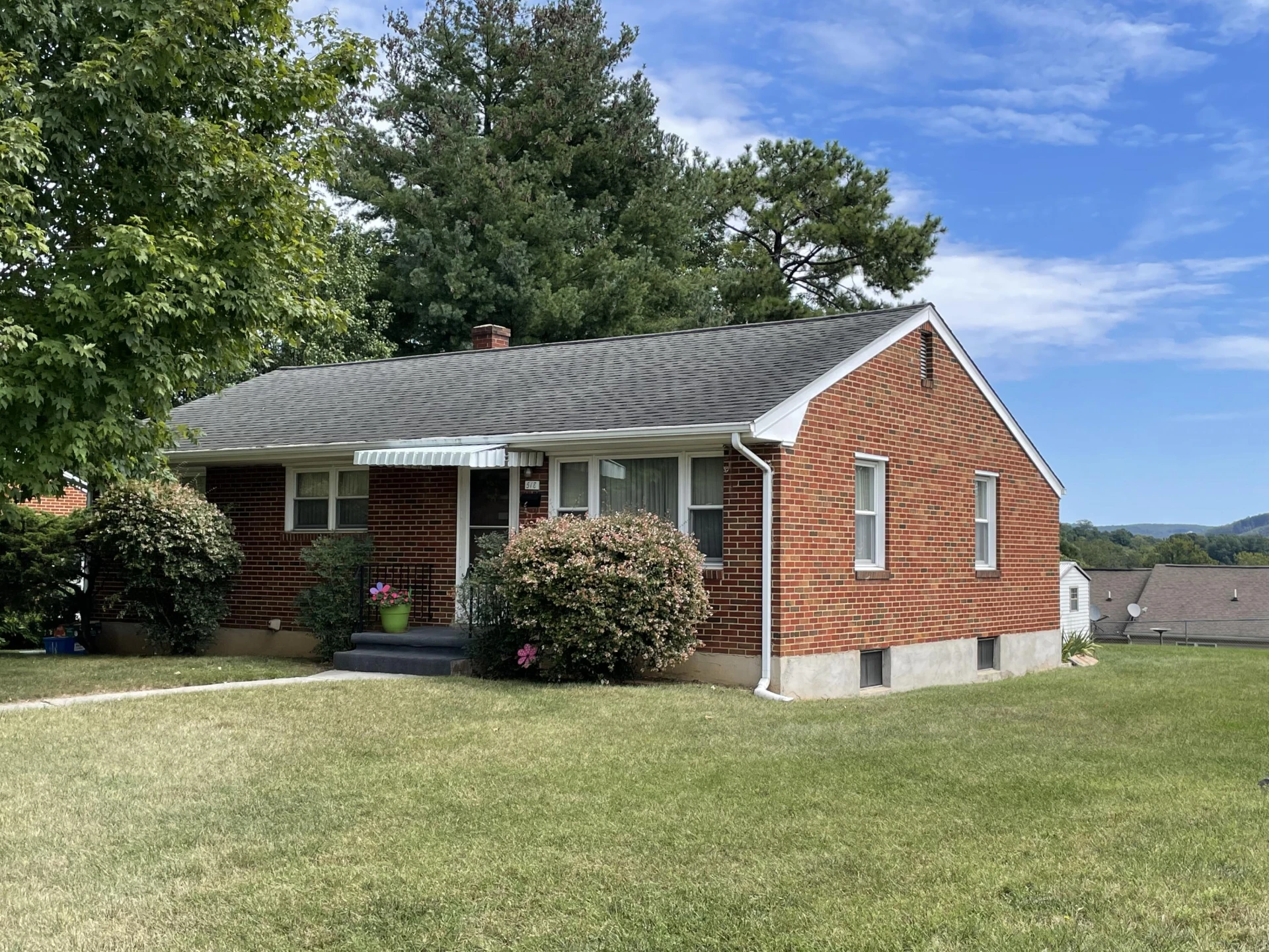 518 Pine ST - Photo 3