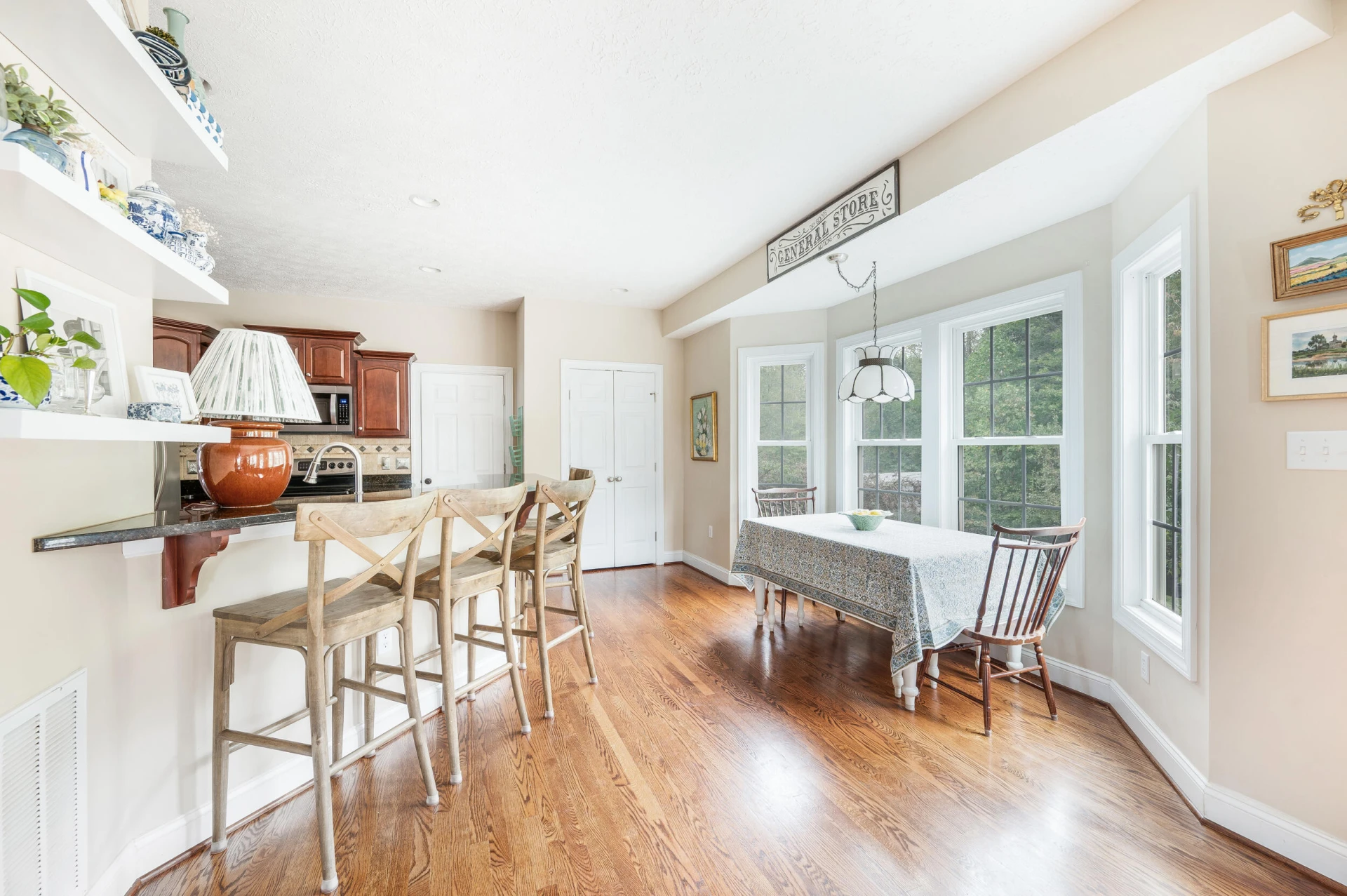 1142 Daltons DR - Photo 14