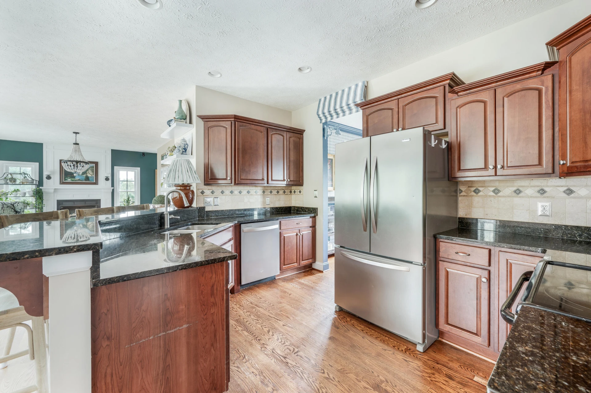 1142 Daltons DR - Photo 15