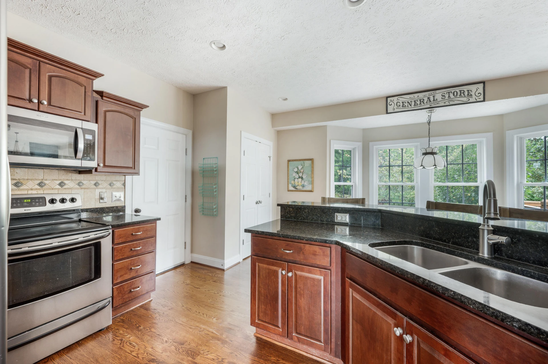 1142 Daltons DR - Photo 16