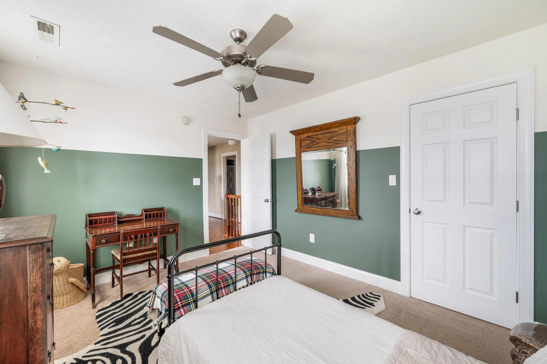 1142 Daltons DR - Photo 39