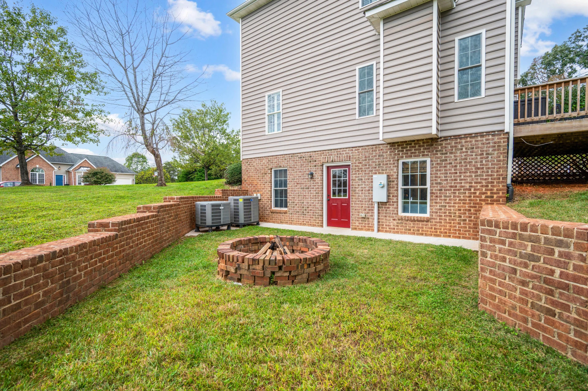 1142 Daltons DR - Photo 64