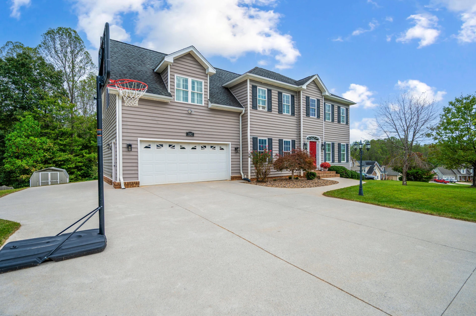 1142 Daltons DR - Photo 71