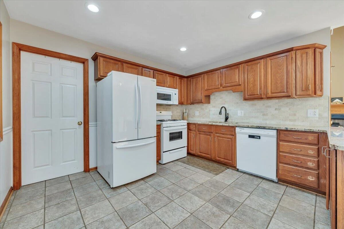 3840 White Church RD - Photo 24