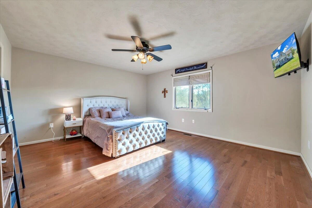 3840 White Church RD - Photo 32