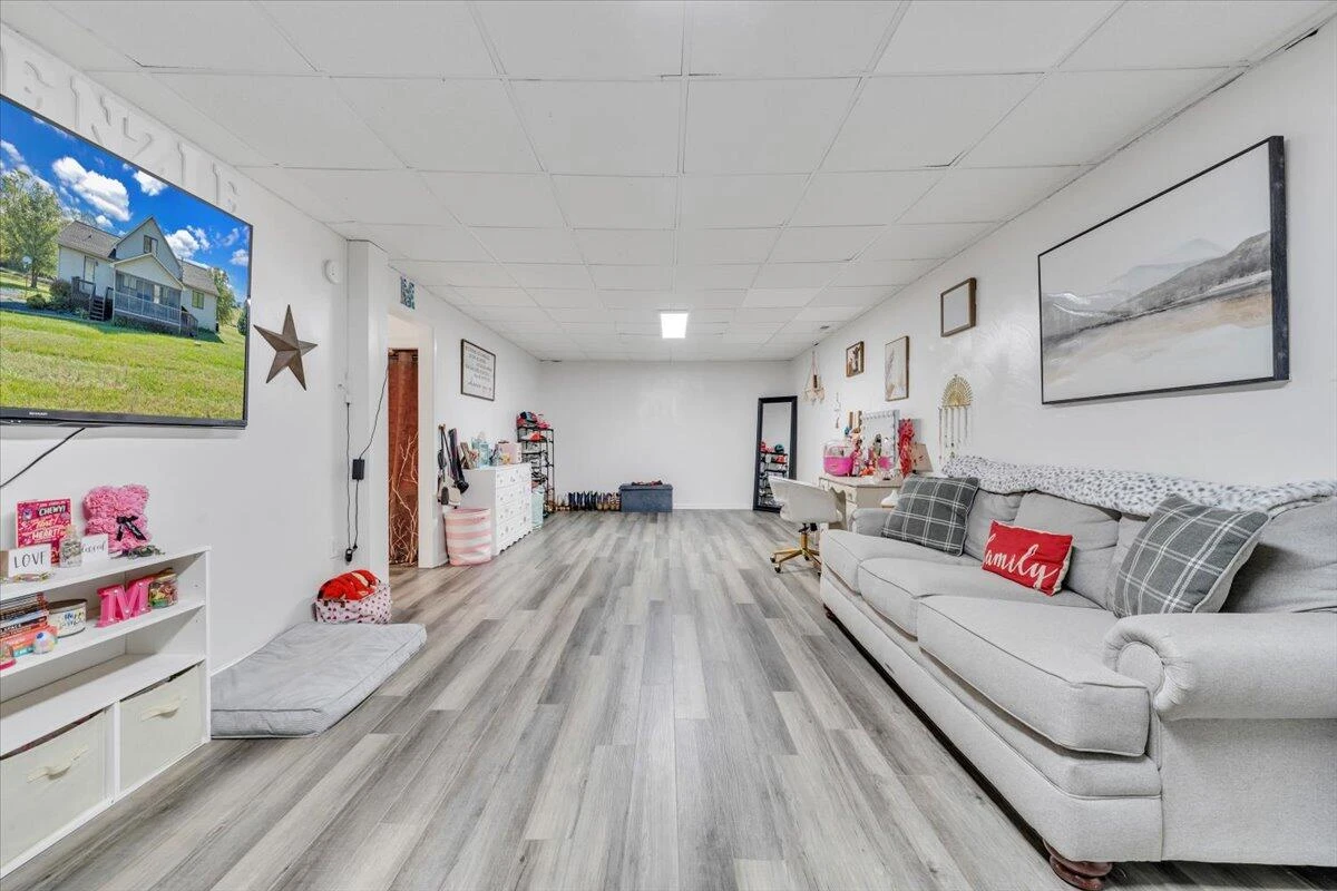 3840 White Church RD - Photo 48