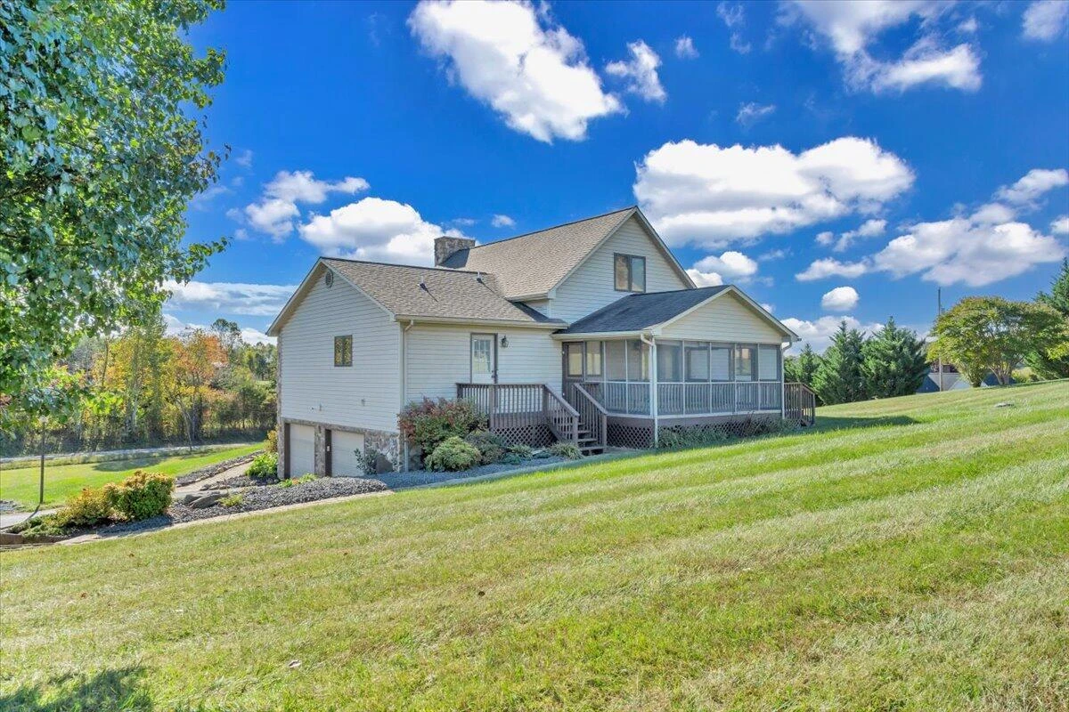 3840 White Church RD - Photo 5