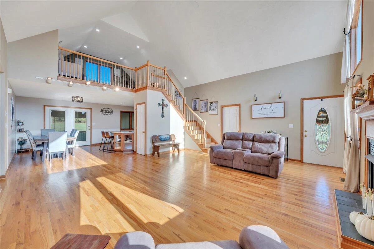 3840 White Church RD - Photo 6