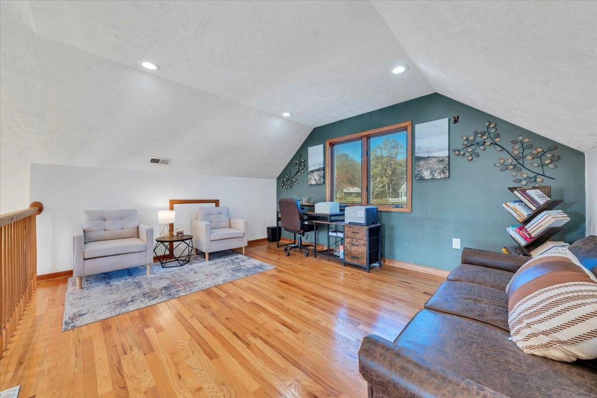 3840 White Church RD - Photo 7