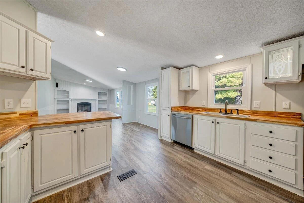 7333 Manns DR - Photo 11