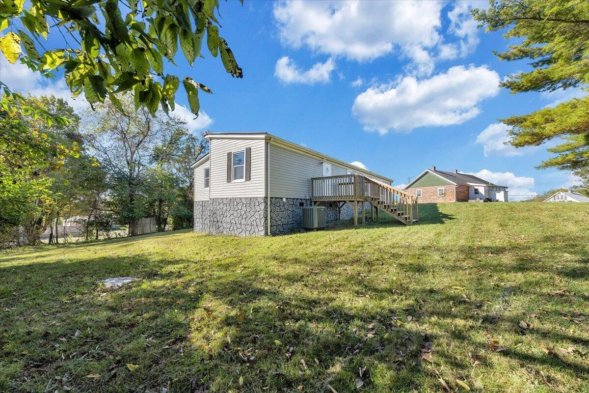7333 Manns DR - Photo 32