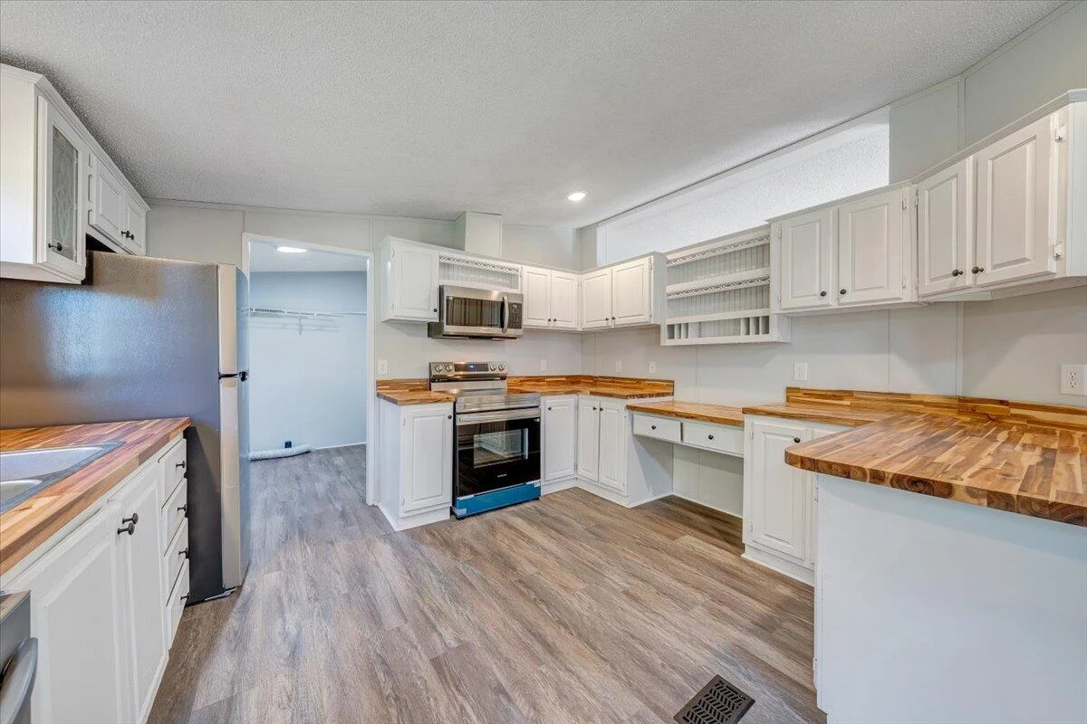 7333 Manns DR - Photo 9