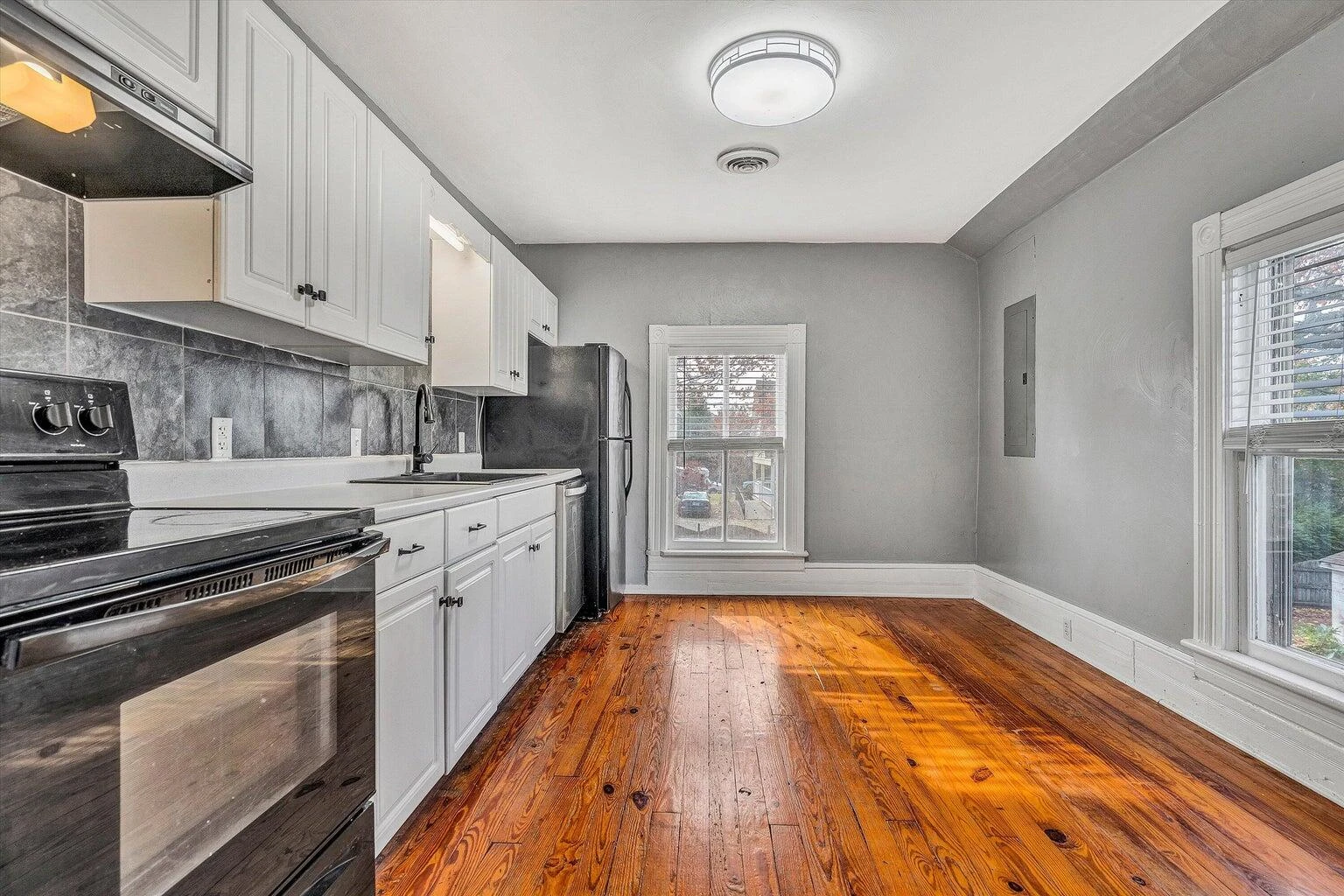 360 Mountain AVE SW - Photo 6