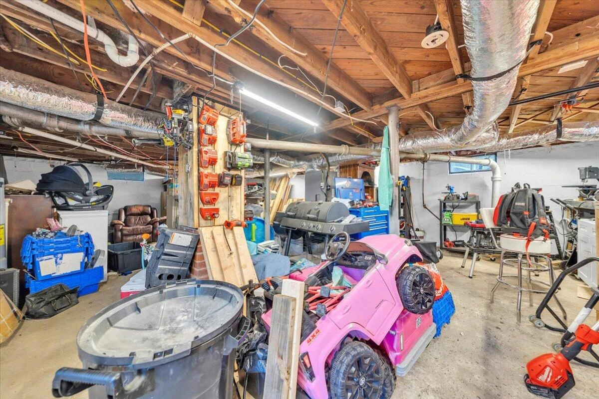 3927 Michigan AVE NW - Photo 15