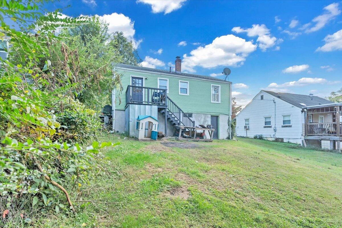 3927 Michigan AVE NW - Photo 18