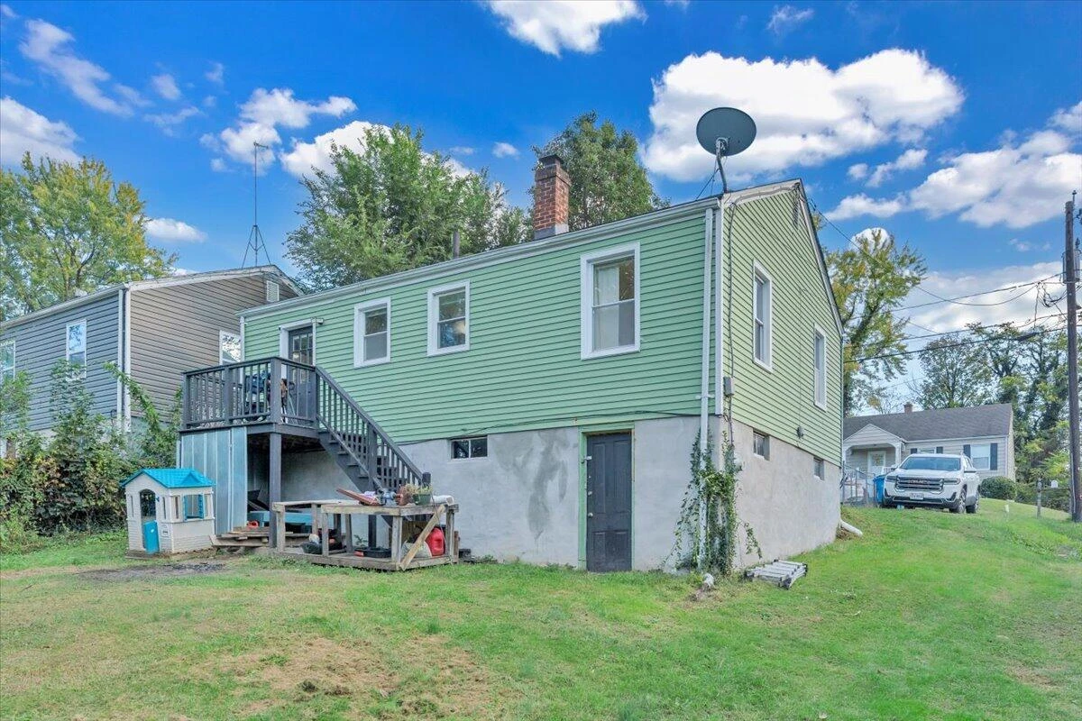 3927 Michigan AVE NW - Photo 21