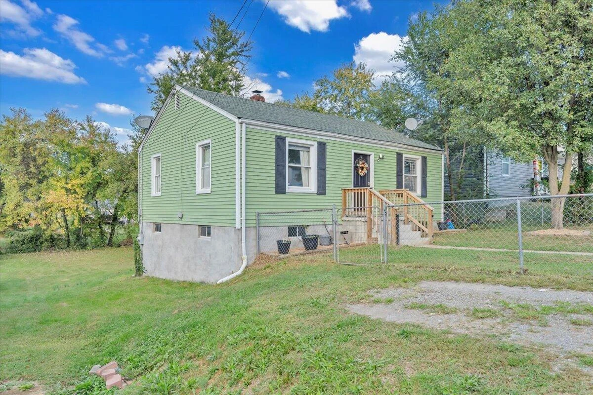 3927 Michigan AVE NW - Photo 25