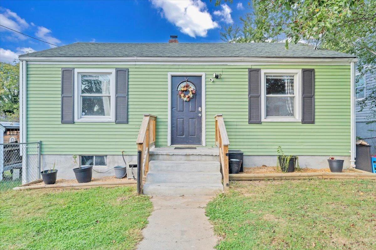 3927 Michigan AVE NW - Photo 27