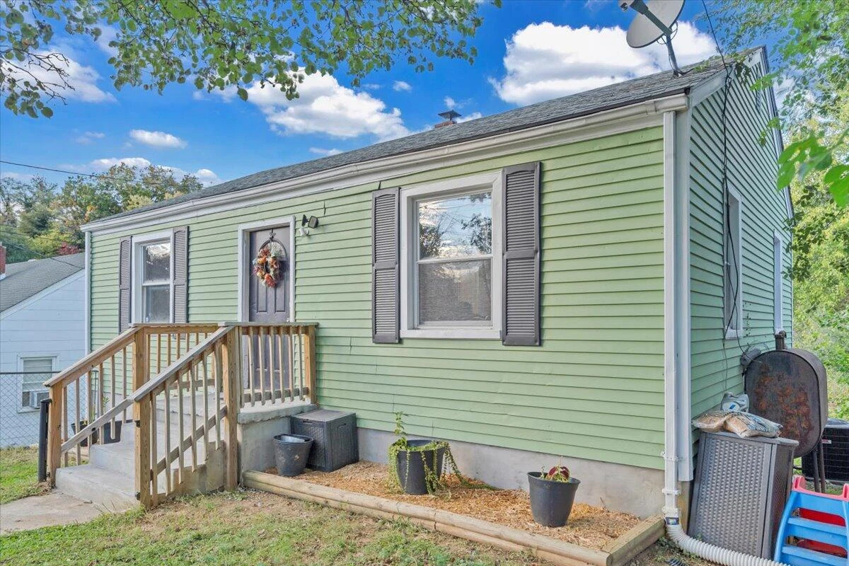 3927 Michigan AVE NW - Photo 29