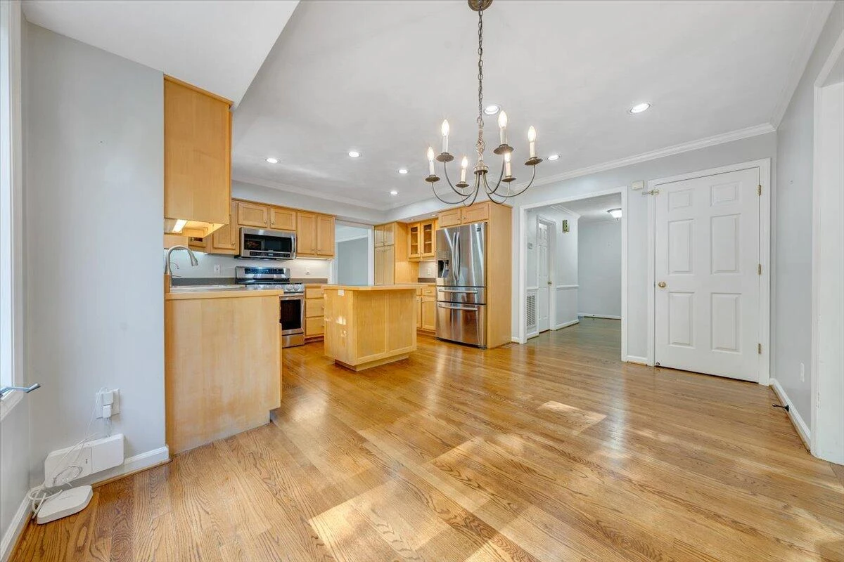 4331 Fox Croft CIR - Photo 18