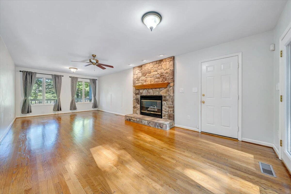 4331 Fox Croft CIR - Photo 26